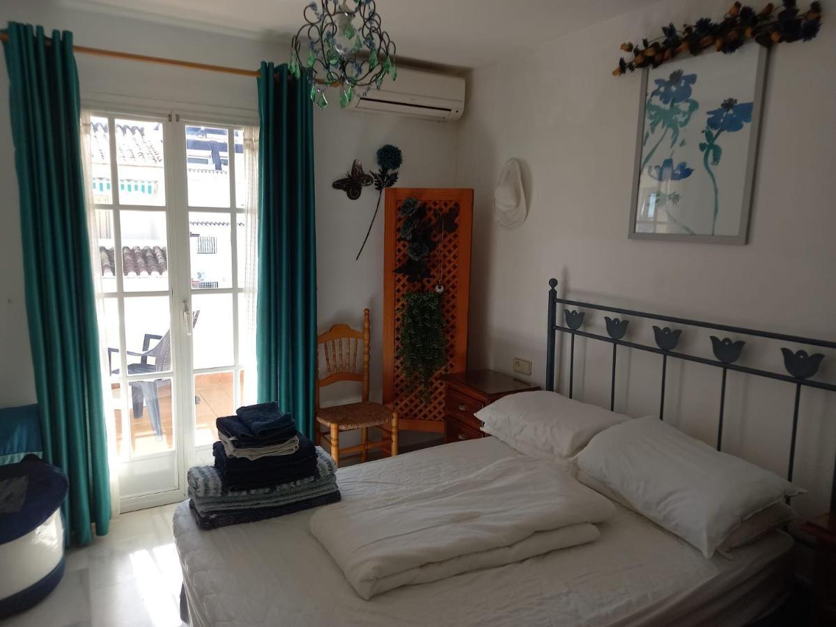 Apartamento Primera Linea De Playa Манилва Екстериор снимка