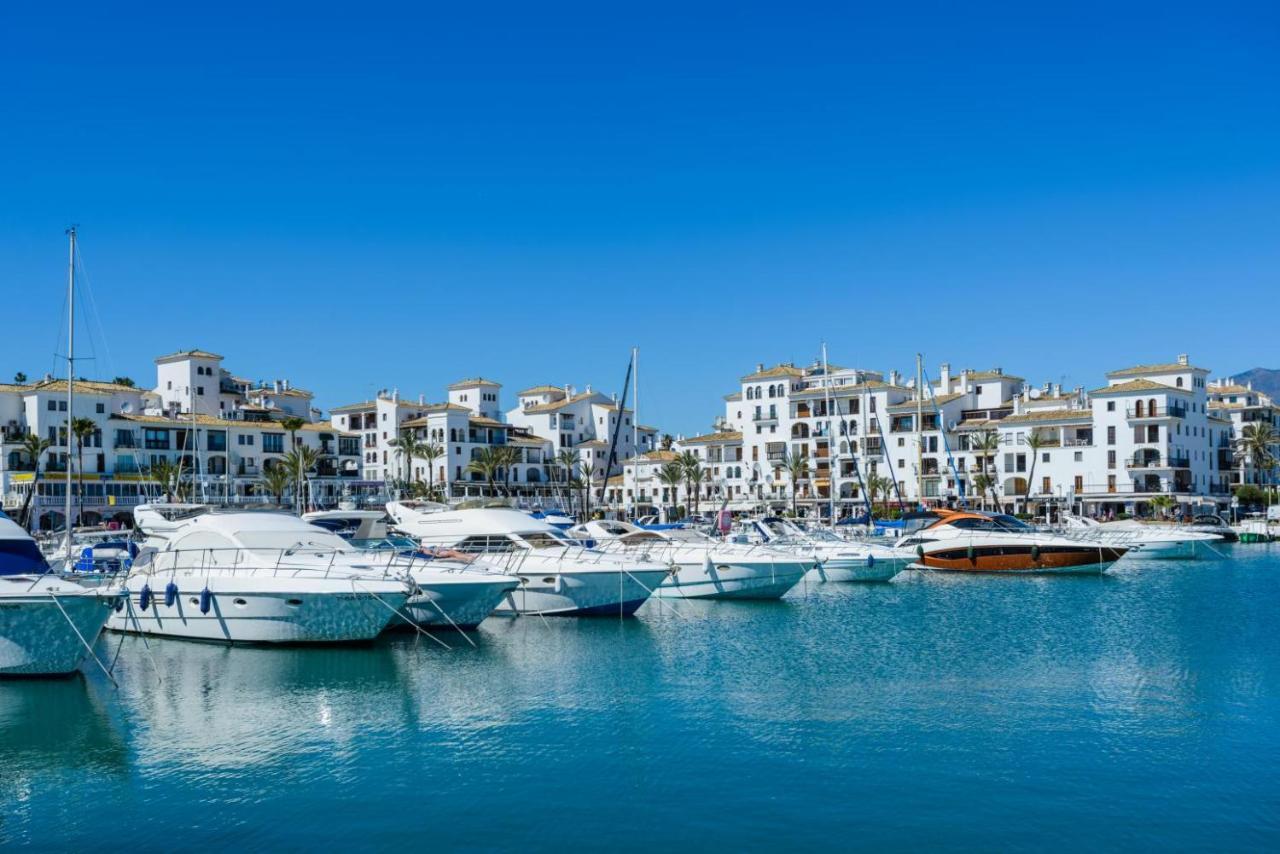 Apartamento Primera Linea De Playa Манилва Екстериор снимка