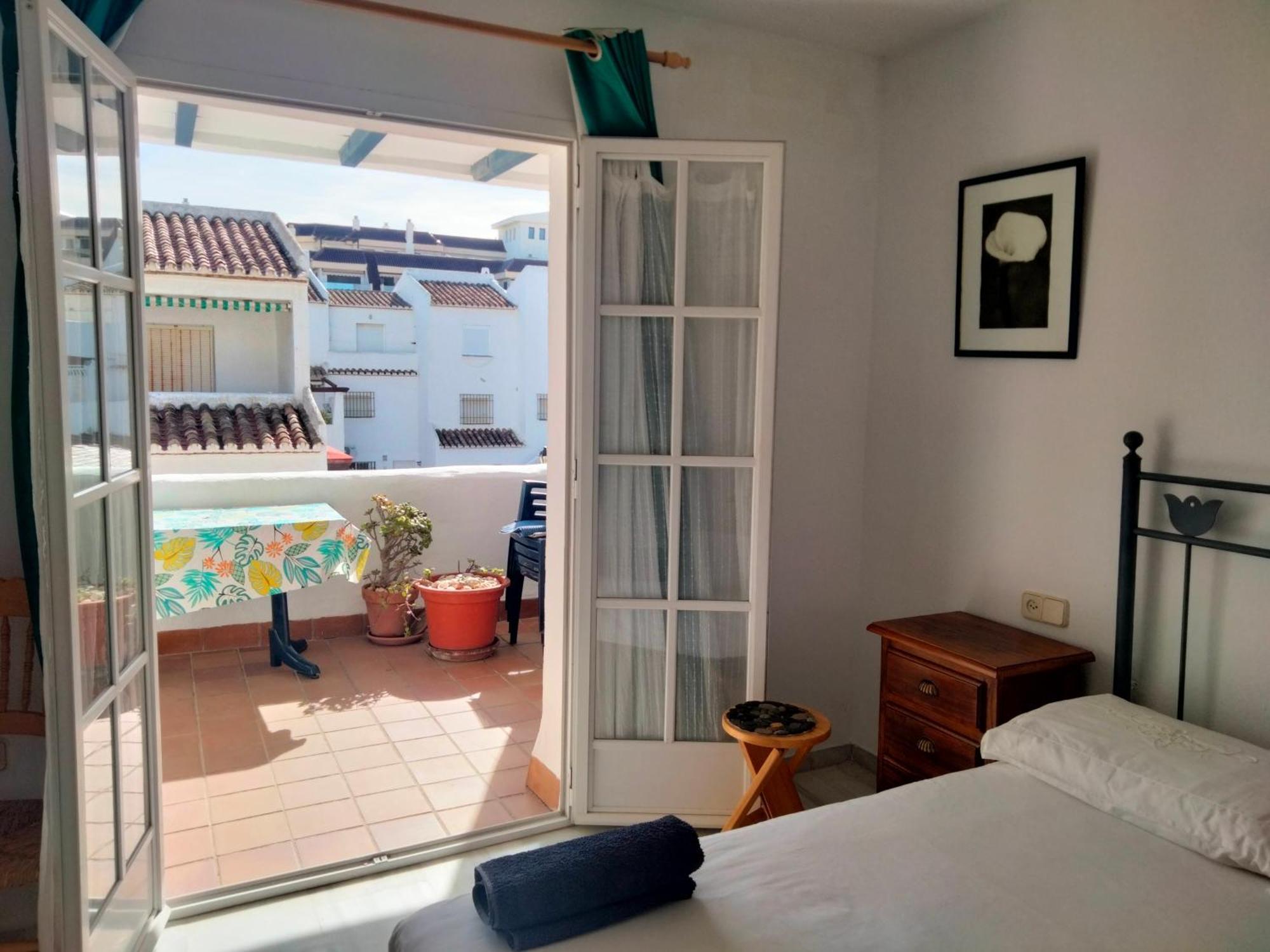 Apartamento Primera Linea De Playa Манилва Екстериор снимка