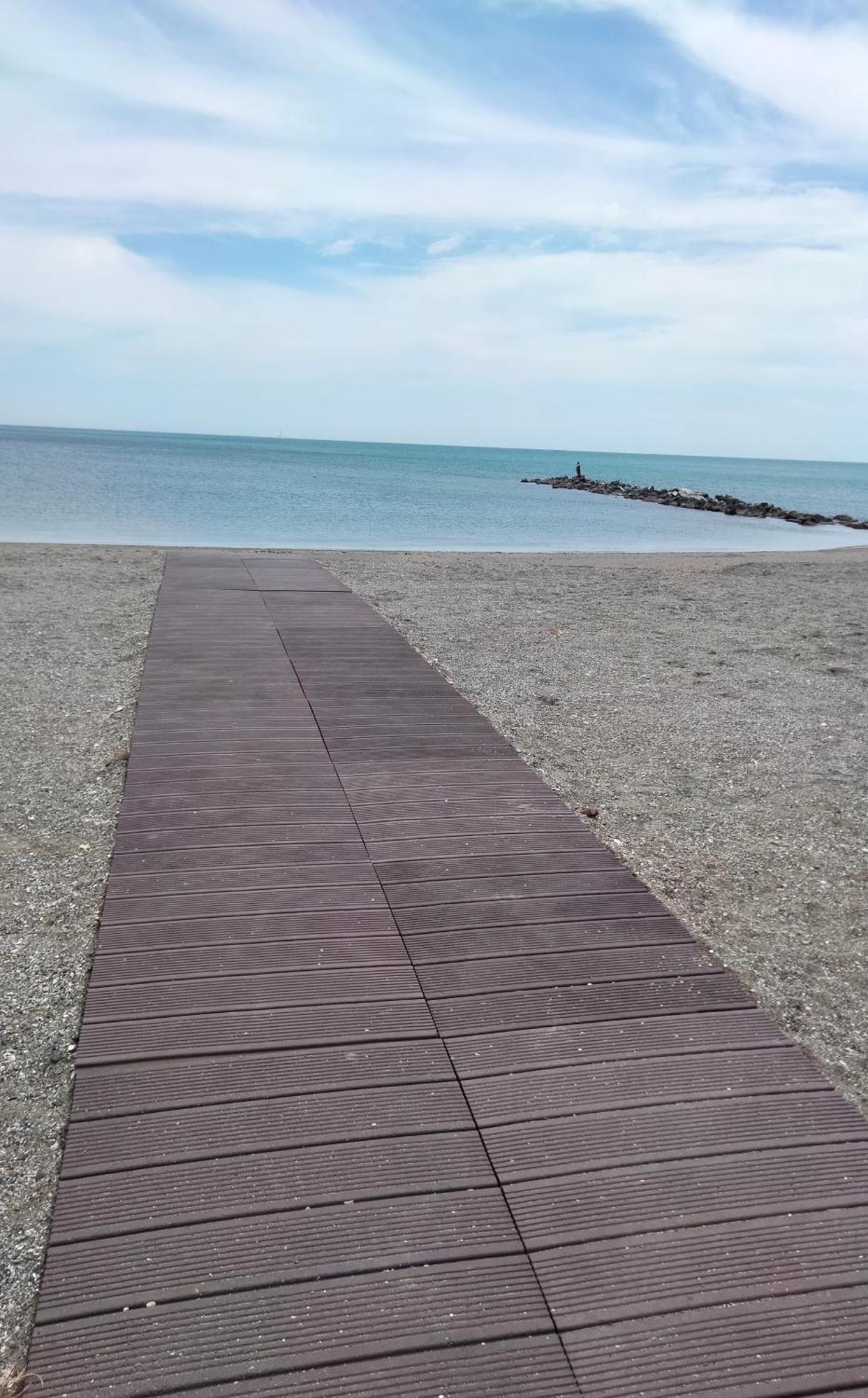 Apartamento Primera Linea De Playa Манилва Екстериор снимка
