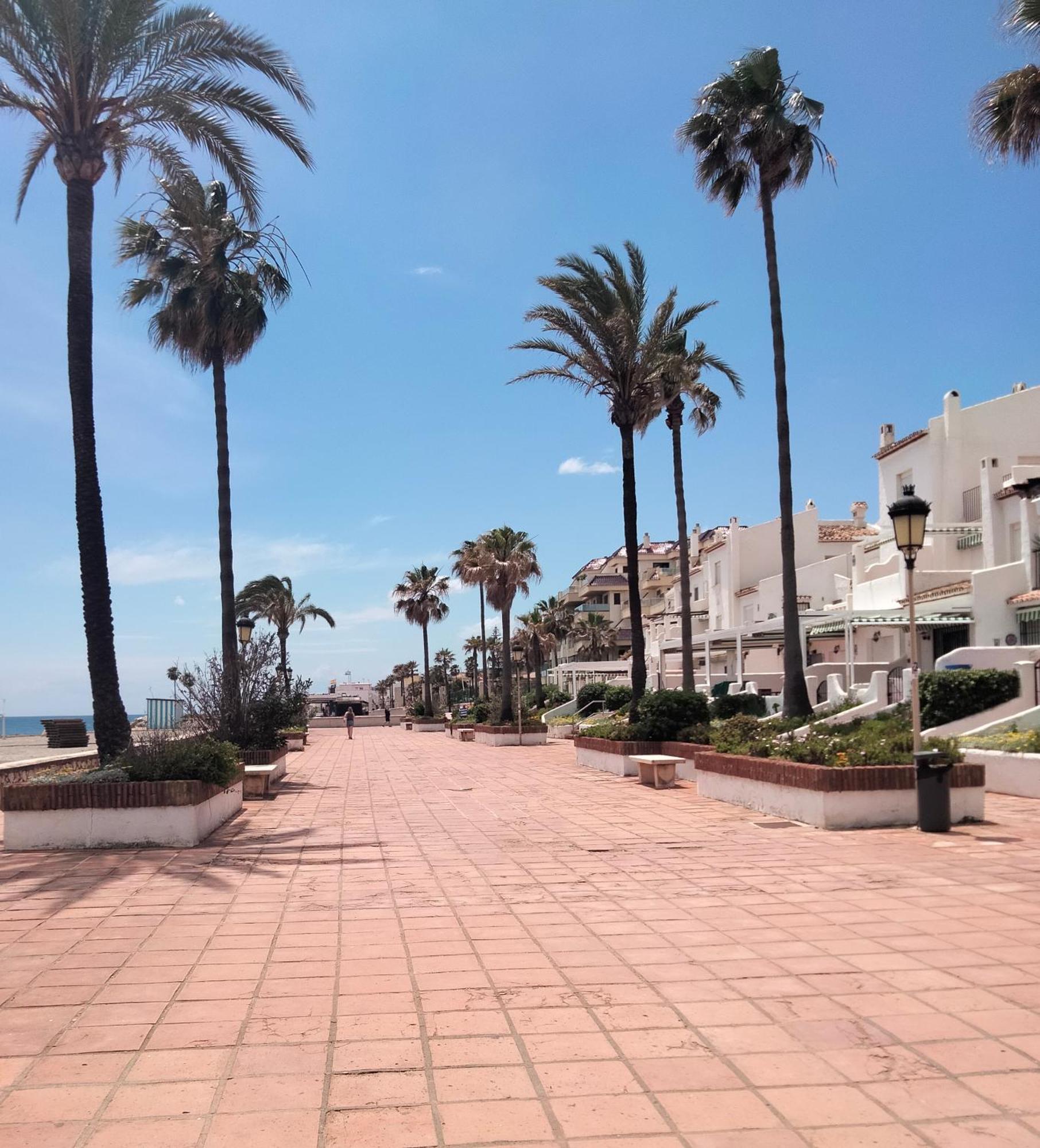 Apartamento Primera Linea De Playa Манилва Екстериор снимка